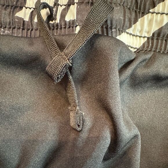 Nike Girls Running Shorts (Large) - Picture 5 of 6